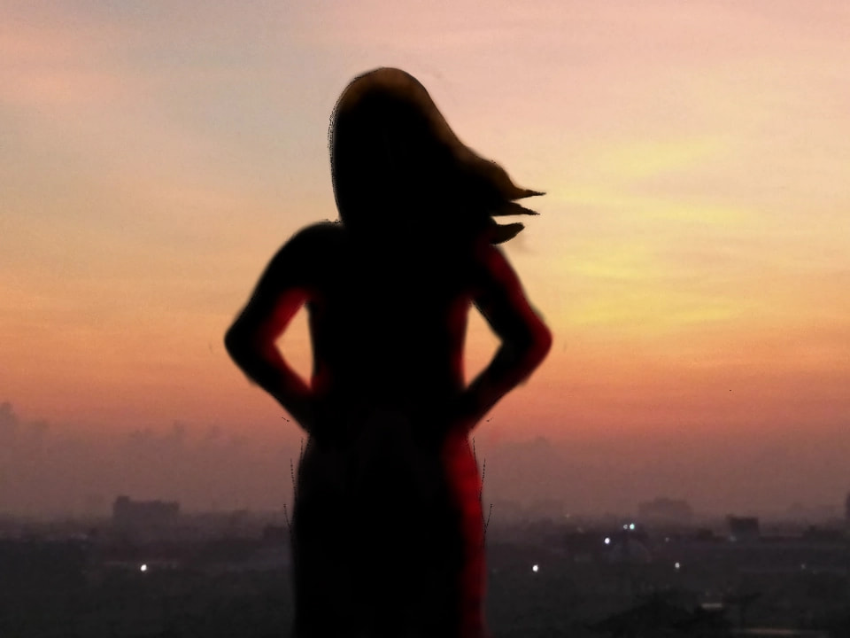 Watching the sun rise. I drew the girl. #drawyourphoto #fridayswithsketch ‪@sonysketch‬